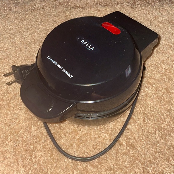 Bella - Mini Waffle Maker - Black : PREOWNED, BUT GREAT CONDITION. NO DAMAGES - Picture 2 of 13